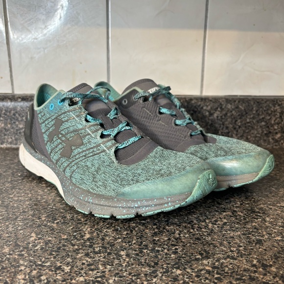 Under Armour Charged Bandit 2 Aqua Splash / Dark Grey Shoes Size Women’s 9 - Picture 2 of 12